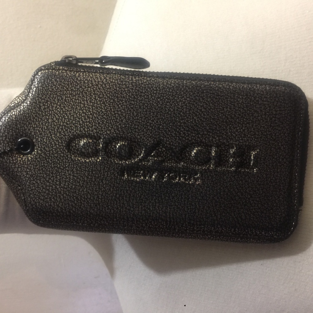 Coach Hand-tag Wallet (Metallic Black)